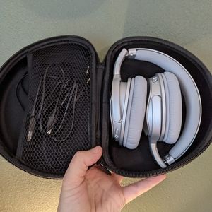 MPOW Noise Canceling head phones